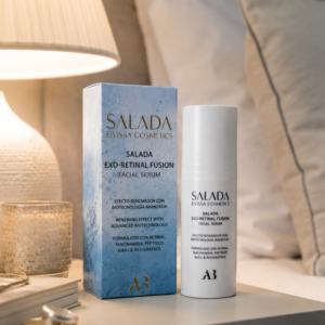 Sérum SALADA Exo-Retinal Fusion — packaging premium con textura de renovación nocturna